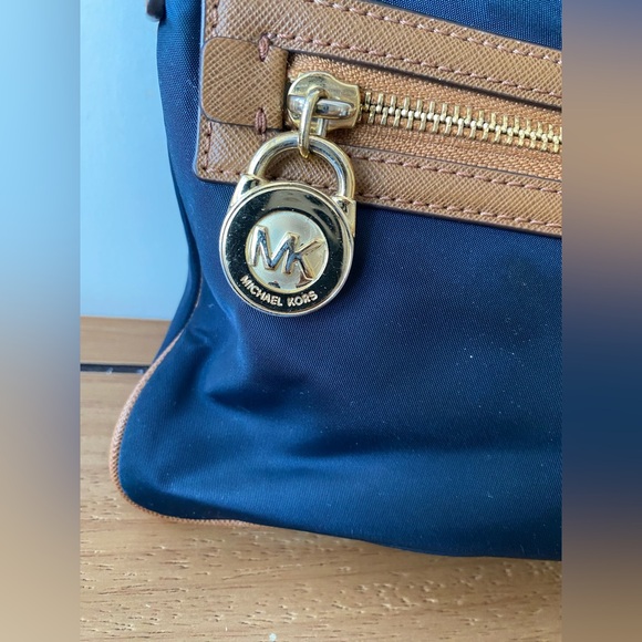 Michael Kors Kempton Handbag Zip Front Crossbody Bag Navy Blue Brown - Picture 4 of 8